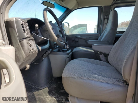 2007 GMC Savana Cargo Van with VIN 1GTGG25U171170258, listed as a Copart auction lot 76138614 with 113,364 mi miles and Clean Title. Bid and sale history available at carsss.com. Image 7.