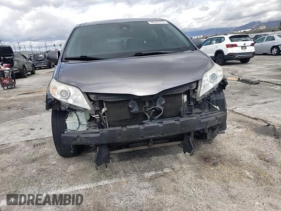 2020 Toyota Sienna XLE Auto Access Seat with VIN 5TDYZ3DC5LS054345, listed as a Copart auction lot 44505715 with 261,275 mi miles and Salvage Title. Bid and sale history available at carsss.com. Image 11.