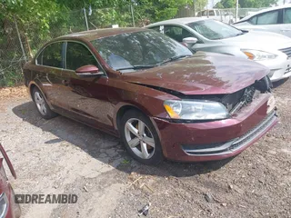 2012 Volkswagen Passat SE z VIN 1VWBP7A39CC082767, wystawiony jako IAAI lot #42096139 z przebiegiem 119 736 mil mil oraz . Historia ofert i sprzedaży dostępna na DreamBid. Obrazek 1.