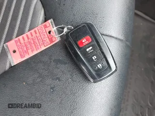 2019 Toyota Camry LE z VIN 4T1B11HK7KU687261, wystawiony jako IAAI lot #42016114 z przebiegiem 123 007 mil mil oraz . Historia ofert i sprzedaży dostępna na DreamBid. Obrazek 11.