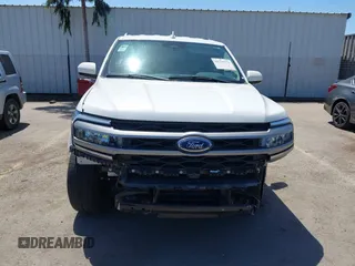 2023 Ford Expedition Max XLT z VIN 1FMJK1H85PEA63621, wystawiony jako IAAI lot #42229772 z przebiegiem 21 879 mil mil oraz . Historia ofert i sprzedaży dostępna na DreamBid. Obrazek 13.