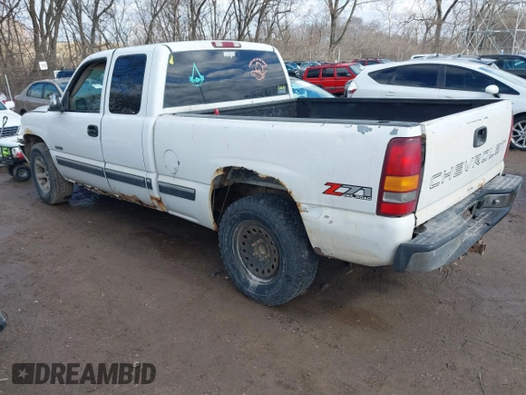 2002 Chevrolet Silverado 1500 LT with VIN 2GCEK19T521384478, listed as a IAAI auction lot 41728440 with 223,338 mi miles. Bid and sale history available at carsss.com. Image 3.