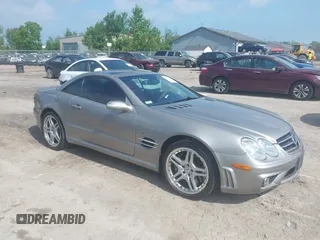 2007 Mercedes-Benz SL 55/63 AMG z VIN WDBSK72F47F134092, wystawiony jako IAAI lot #42376621 z przebiegiem 77 827 mil mil oraz . Historia ofert i sprzedaży dostępna na DreamBid. Obrazek 1.