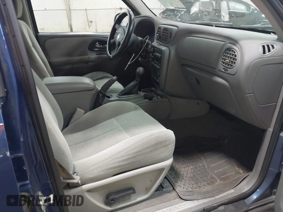 2005 Chevrolet TrailBlazer LT with VIN 1GNDT13S652299380, listed as a IAAI auction lot 42136545 with 153,406 mi miles and . Bid and sale history available at DreamBid. Image 5.