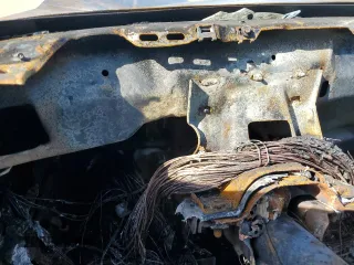 1983 GMC Caballero z VIN 1GTCW80A8DR500010, wystawiony jako Copart lot #50560724 z przebiegiem Nie podano mil oraz Nie do naprawy. Historia ofert i sprzedaży dostępna na DreamBid. Obrazek 9.