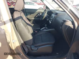 2015 Kia Soul z VIN KNDJN2A22F7146319, wystawiony jako IAAI lot #42083232 z przebiegiem 97 786 mil mil oraz . Historia ofert i sprzedaży dostępna na DreamBid. Obrazek 5.