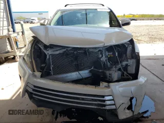 2019 Toyota Highlander LE z VIN 5TDZZRFH1KS367536, wystawiony jako Copart lot #55051045 z przebiegiem 67 732 mil mil oraz Szkoda całkowita • Salvage title. Historia ofert i sprzedaży dostępna na DreamBid. Obrazek 5.