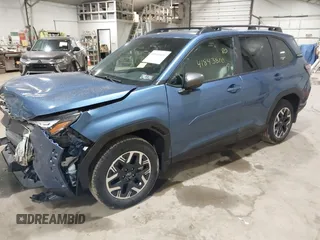 2025 Subaru Forester Premium with VIN JF2SLDDCXSH500023, listed as a IAAI auction lot 41843810 with 749 mi miles. Bid and sale history available at carsss.com. Image 2.