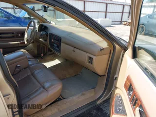 1996 Chevrolet Caprice Classic 1SA Special Value Pkg with VIN 1G1BL52P9TR190980, listed as a IAAI auction lot 42019775 with 135,432 mi miles. Bid and sale history available at carsss.com. Image 5.