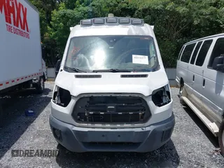 2018 Ford Transit z VIN 1FDYR2CM5JKA14321, wystawiony jako IAAI lot #42231277 z przebiegiem Nie podano mil oraz . Historia ofert i sprzedaży dostępna na DreamBid. Obrazek 12.