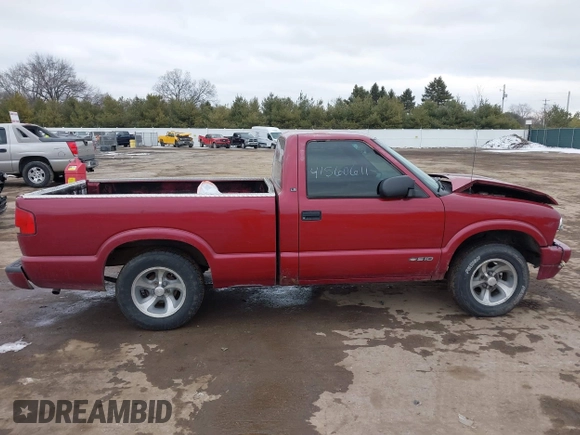 1998 Chevrolet S-10 with VIN 1GCCS144XWK264558, listed as a IAAI auction lot 41560611 with 216,629 mi miles. Bid and sale history available at carsss.com. Image 14.