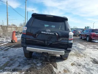 2019 Toyota 4Runner SR5 with VIN JTEBU5JR8K5735284, listed as a IAAI auction lot 41441632 with 32,402 mi miles. Bid and sale history available at carsss.com. Image 16.