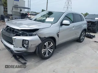 2023 Mitsubishi Outlander ES z VIN JA4ARUAU9PU007786, wystawiony jako IAAI lot #42343050 z przebiegiem 27 507 mil mil oraz . Historia ofert i sprzedaży dostępna na DreamBid. Obrazek 2.