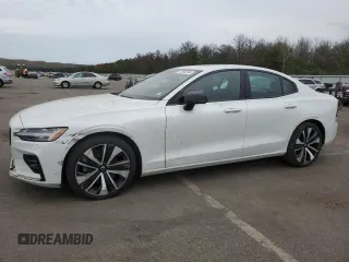 2022 Volvo S60 Momentum with VIN 7JRL12FZXNG161323, listed as a Copart auction lot 72046244 with 20,453 mi miles and Salvage Title. Bid and sale history available at carsss.com. Image 1.