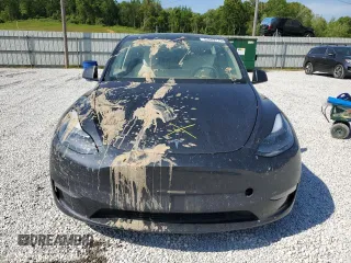 2024 Tesla Model Y Performance z VIN 7SAYGDEF1RF038664, wystawiony jako Copart lot #52583175 z przebiegiem Nie podano mil oraz Szkoda całkowita • Salvage title. Historia ofert i sprzedaży dostępna na DreamBid. Obrazek 5.