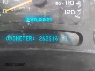 2004 Chevrolet Tahoe LS z VIN 1GNEC13Z14R286866, wystawiony jako IAAI lot #41957346 z przebiegiem 262 316 mil mil oraz . Historia ofert i sprzedaży dostępna na DreamBid. Obrazek 7.