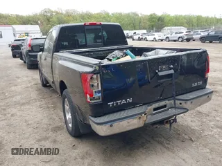 2006 Nissan Titan SE z VIN 1N6BA06B26N546547, wystawiony jako IAAI lot #42080790 z przebiegiem 235 362 mil mil oraz . Historia ofert i sprzedaży dostępna na DreamBid. Obrazek 6.