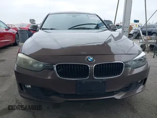 2012 BMW 3 Series 328i z VIN WBA3C1C55CA696853, wystawiony jako IAAI lot #41870826 z przebiegiem 215 613 mil mil oraz . Historia ofert i sprzedaży dostępna na DreamBid. Obrazek 12.