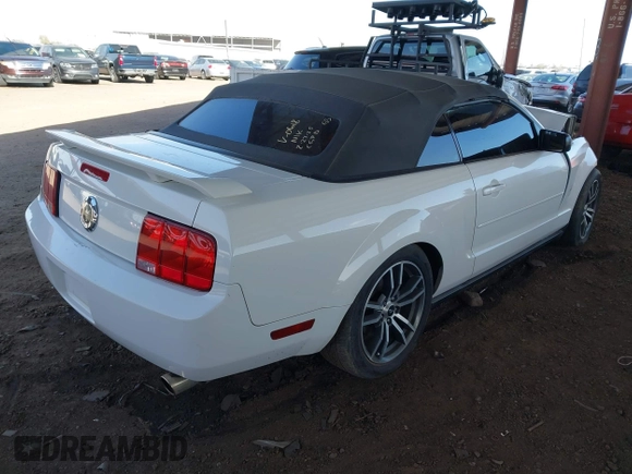 2007 Ford Mustang Deluxe with VIN 1ZVFT84N475280618, listed as a IAAI auction lot 41739867 with 194,934 mi miles and . Bid and sale history available at carsss.com. Image 4.