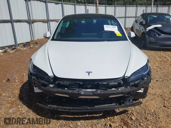 2024 Tesla Model 3 z VIN 5YJ3E1EA5RF732502, wystawiony jako IAAI lot #41871400 z przebiegiem 15 715 mil mil oraz . Historia ofert i sprzedaży dostępna na DreamBid. Obrazek 13.