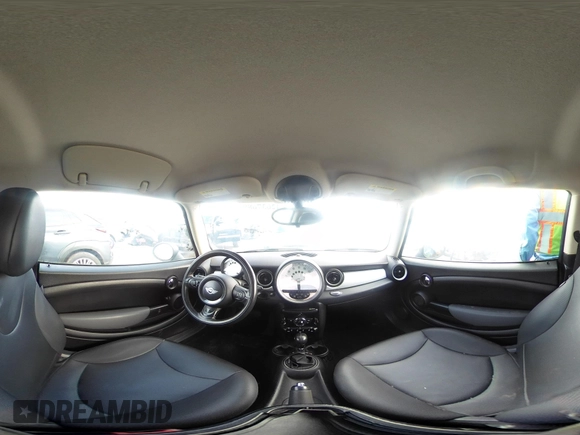 2011 MINI Hardtop with VIN WMWSU3C50BT098905, listed as a IAAI auction lot 42637688 with 118,389 mi miles and . Bid and sale history available at DreamBid. Image 19.