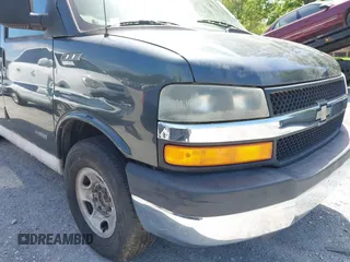 2003 Chevrolet Express Passenger with VIN 1GAHG35U631142890, listed as a IAAI auction lot 42086091 with 127,191 mi miles and . Bid and sale history available at DreamBid. Image 14.