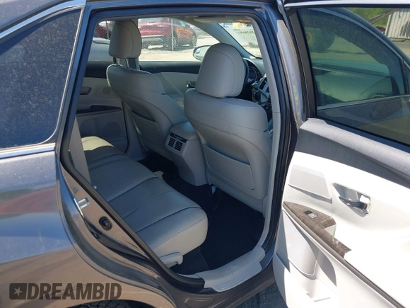 2015 Toyota Venza XLE with VIN 4T3BK3BB4FU117703, listed as a IAAI auction lot 42028684 with 139,639 mi miles. Bid and sale history available at carsss.com. Image 8.