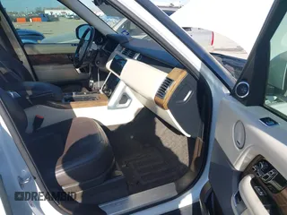 2019 Land Rover Range Rover HSE z VIN SALGS2SV3KA549081, wystawiony jako IAAI lot #41772535 z przebiegiem 122 510 mil mil oraz . Historia ofert i sprzedaży dostępna na DreamBid. Obrazek 5.