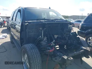 2007 GMC Yukon SLT z VIN 1GKFC130X7J404287, wystawiony jako IAAI lot #40378122 z przebiegiem Nie podano mil oraz . Historia ofert i sprzedaży dostępna na DreamBid. Obrazek 1.