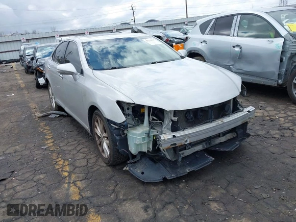 2010 Lexus ES with VIN JTHBK1EG8A2350138, listed as a IAAI auction lot 41732117 with 162,929 mi miles. Bid and sale history available at carsss.com. Image 1.