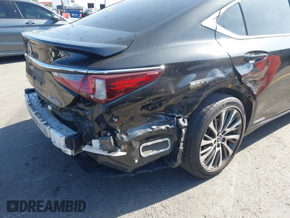 2019 Lexus ES 300h with VIN JTHB21B11K2024098, listed as a IAAI auction lot 42082628 with 92,280 mi miles and . Bid and sale history available at DreamBid. Image 6.