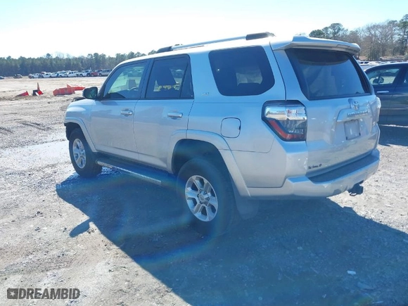 2020 Toyota 4Runner SR5 with VIN JTEBU5JR5L5762122, listed as a IAAI auction lot 41641641 with 85,653 mi miles. Bid and sale history available at carsss.com. Image 3.