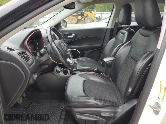 2020 Jeep Compass Trailhawk z VIN 3C4NJDDB1LT122251, wystawiony jako Copart lot #55255875 z przebiegiem 104 462 mil mil oraz Szkoda całkowita • Salvage title. Historia ofert i sprzedaży dostępna na DreamBid. Obrazek 7.