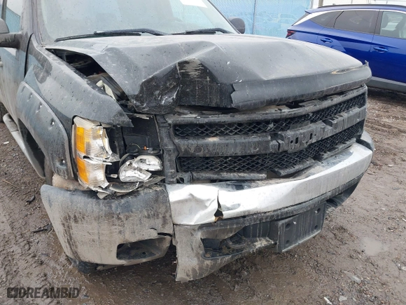 2008 Chevrolet Silverado 1500 LTZ with VIN 3GCEK13JX8G219680, listed as a IAAI auction lot 40938625 with 260,432 mi miles. Bid and sale history available at carsss.com. Image 6.