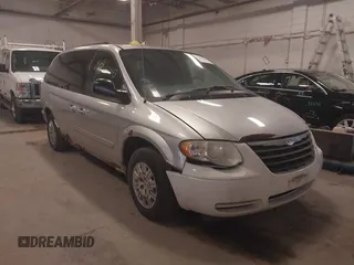 2005 Chrysler Town & Country LX с VIN 2C4GP44RX5R402180, выставлен на аукционе IAAI как лот 42062043 с пробегом 239 327 миль миль и . История ставок и продаж доступна на DreamBid. Изображение 6.