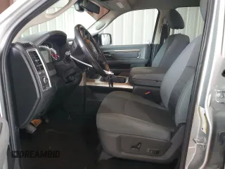 2018 Ram 1500 Big Horn z VIN 3C6RR7LG7JG240889, wystawiony jako Copart lot #57627555 z przebiegiem 74 541 mil mil oraz Szkoda całkowita • Salvage title. Historia ofert i sprzedaży dostępna na DreamBid. Obrazek 7.