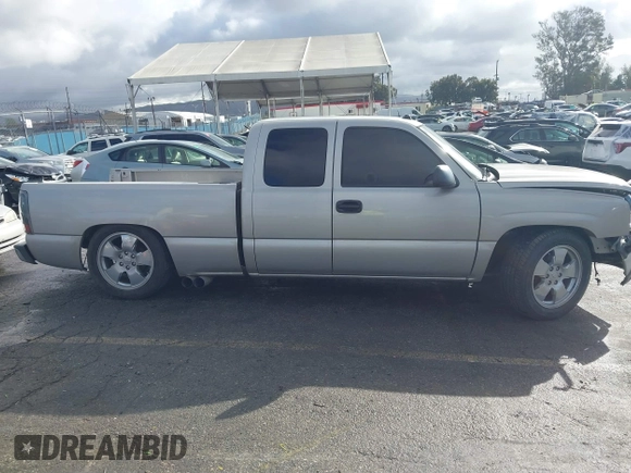 2005 Chevrolet Silverado 1500 LS with VIN 2GCEC19T651252136, listed as a IAAI auction lot 41579633 with 178,625 mi miles and . Bid and sale history available at DreamBid. Image 13.