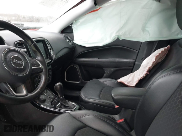 2018 Jeep Compass Latitude with VIN 3C4NJDBB2JT399488, listed as a IAAI auction lot 41553252 with 79,606 mi miles. Bid and sale history available at carsss.com. Image 5.