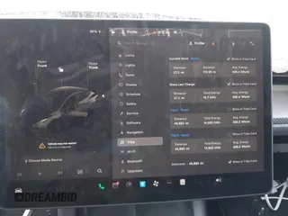 2024 Tesla Model Y с VIN 7SAYGDED5RF046877, выставлен на аукционе IAAI как лот 42237815 с пробегом 45 883 миль миль и . История ставок и продаж доступна на DreamBid. Изображение 7.