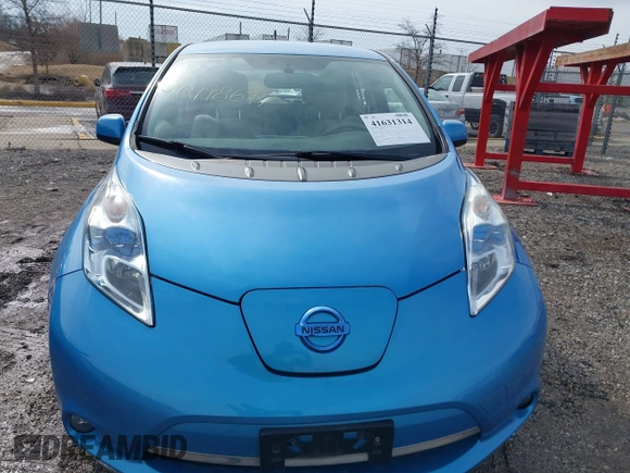 2011 Nissan LEAF SL-e with VIN JN1AZ0CP0BT009532, listed as a IAAI auction lot 41631314 with 83,541 mi miles. Bid and sale history available at carsss.com. Image 6.