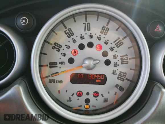 2005 MINI Hardtop S с VIN WMWRE33485TD91770, выставлен на аукционе Copart как лот 53641335 с пробегом 130 450 миль миль и Чистый • Clean title. История ставок и продаж доступна на DreamBid. Изображение 9.