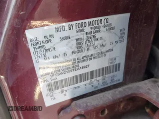2007 Ford Super Duty F-250 XL with VIN 1FTSW21597EA18927, listed as a IAAI auction lot 42012859 with 103,895 mi miles. Bid and sale history available at carsss.com. Image 9.