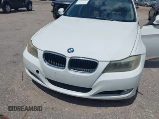 2011 BMW 3 Series 328i z VIN WBAPH7G58BNN07149, wystawiony jako IAAI lot #42514285 z przebiegiem 120 534 mil mil oraz . Historia ofert i sprzedaży dostępna na DreamBid. Obrazek 6.