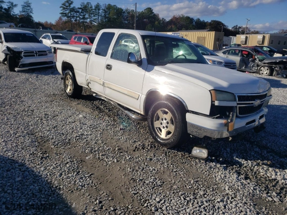2006 Chevrolet Silverado 1500 LT1 with VIN 1GCEC19Z06Z214933, listed as a Copart auction lot 81550044 with 101,253 mi miles and Salvage Title. Bid and sale history available at carsss.com. Image 4.