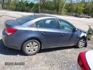 2014 Chevrolet Cruze LS z VIN 1G1PA5SH0E7299802, wystawiony jako IAAI lot #42023378 z przebiegiem 228 763 mil mil oraz . Historia ofert i sprzedaży dostępna na DreamBid. Obrazek 13.