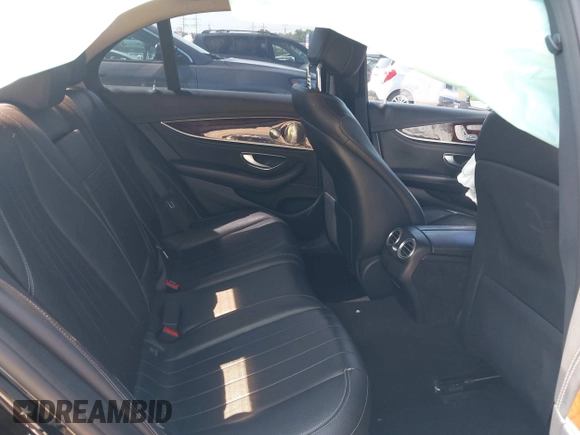 2017 Mercedes-Benz E 300 Luxury с VIN WDDZF4KB5HA181216, выставлен на аукционе IAAI как лот 42576943 с пробегом 105 576 миль миль и . История ставок и продаж доступна на DreamBid. Изображение 8.