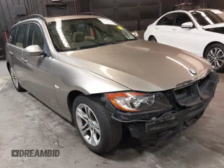 2008 BMW 3 Series 328xi z VIN WBAVT73528FZ38102, wystawiony jako IAAI lot #41716289 z przebiegiem 148 531 mil mil oraz . Historia ofert i sprzedaży dostępna na DreamBid. Obrazek 1.