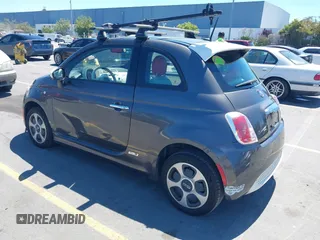 2015 FIAT 500e z VIN 3C3CFFGE0FT527231, wystawiony jako IAAI lot #42826539 z przebiegiem 102 170 mil mil oraz . Historia ofert i sprzedaży dostępna na DreamBid. Obrazek 3.