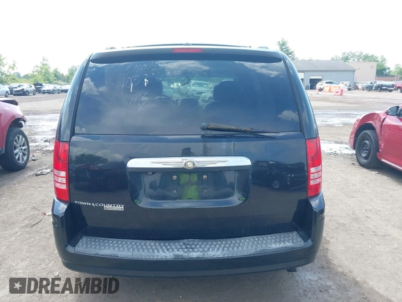 2008 Chrysler Town & Country Touring с VIN 2A8HR54P38R133357, выставлен на аукционе IAAI как лот 42514872 с пробегом 159 240 миль миль и . История ставок и продаж доступна на DreamBid. Изображение 16.