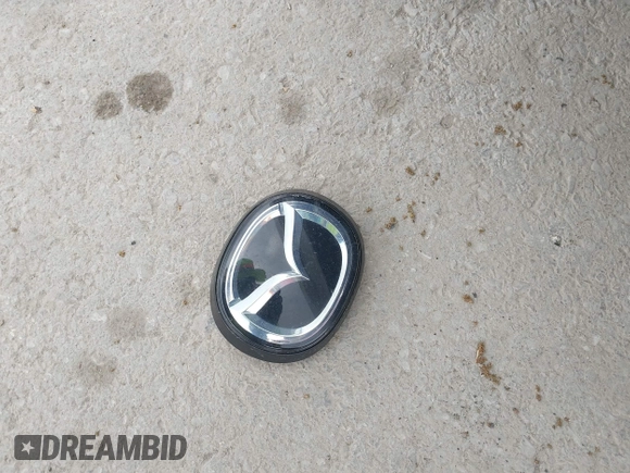 2020 Mazda 3 Select with VIN JM1BPACL1L1171032, listed as a IAAI auction lot 42366156 with 94,055 mi miles and . Bid and sale history available at DreamBid. Image 12.